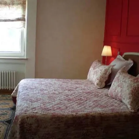 Isabella Сан-Себастьян